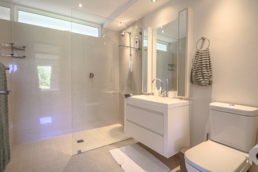 6 Bedroom Property for Sale in Keurbooms River Western Cape